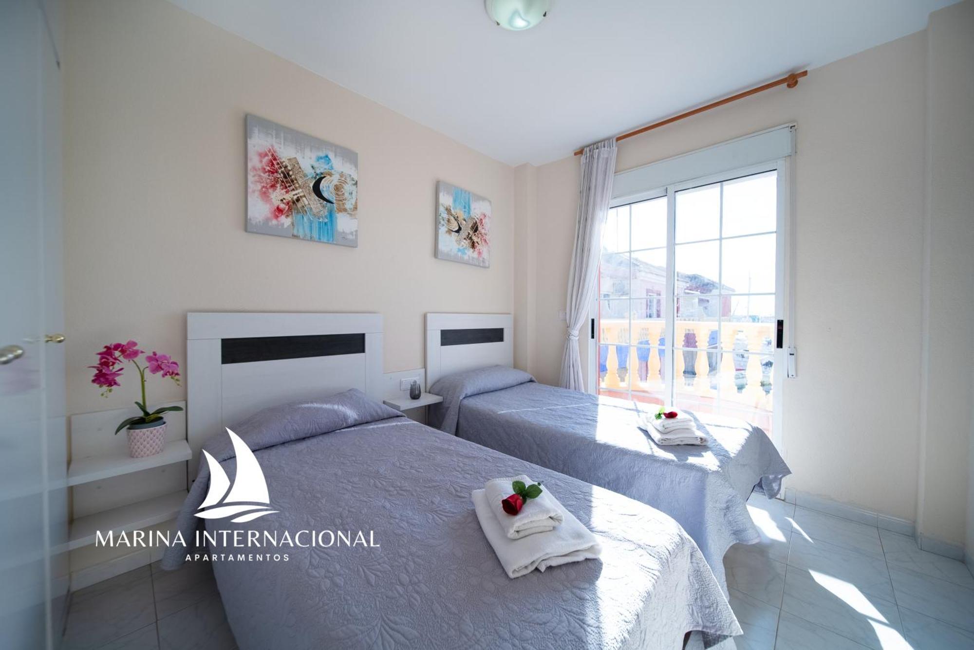 Apartamentos Marina Internacional Torrevieja Exterior foto
